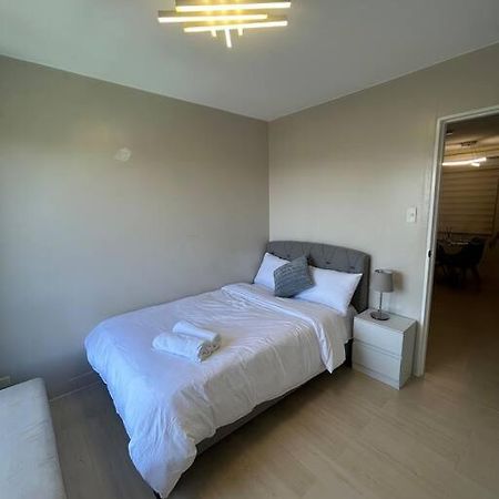 Modern Oasis: Pool + Netflix Lägenhet Manila Exteriör bild
