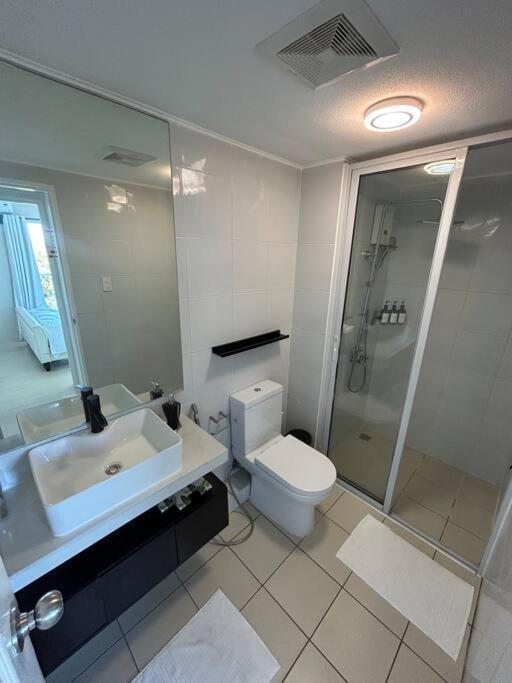 Modern Oasis: Pool + Netflix Lägenhet Manila Exteriör bild