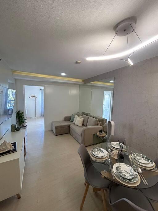 Modern Oasis: Pool + Netflix Lägenhet Manila Exteriör bild